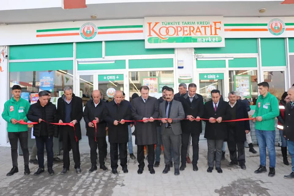İlçe Kaymakamımız Sayın Hasan Hüsnü TÜRKER , Tarım Kredi Kooperatif Marketi Açılışına Katıldı