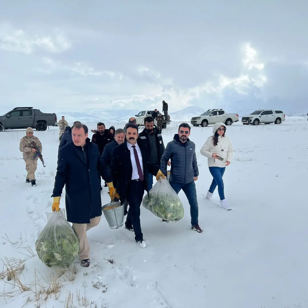 İlçe Kaymakamımız Sayın Hasan Hüsnü TÜRKER ,İlçemizdeki Yaban Hayatındaki CAN'ları Unutmadı